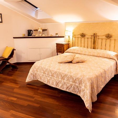 Real Borbone Panzió Caserta Kültér fotó