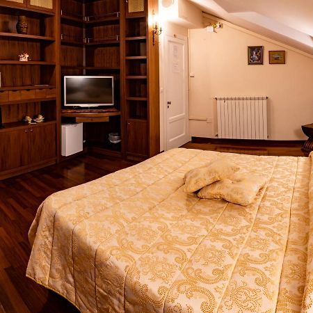 Real Borbone Panzió Caserta Kültér fotó